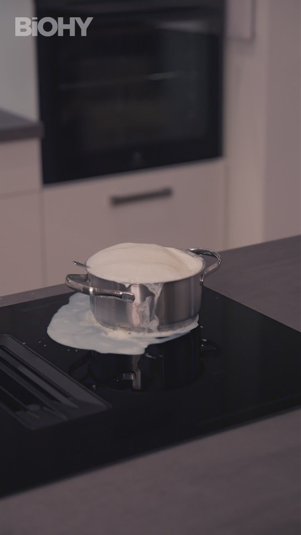 Video: BiOHY Scheuermilch – sanfte Scheuerkraft für Spüle, Waschbecken und Armaturen